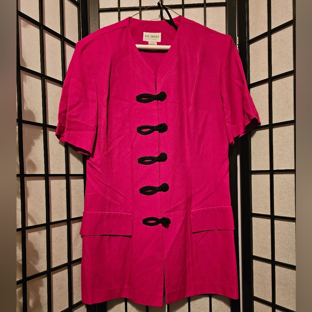 J W. Treci Pink Short‎ Sleeve Top with Black Accents and Matching Skirt Size 10